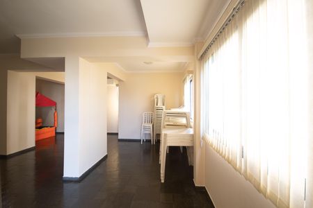 Apartamento para alugar com 56m², 2 quartos e 1 vaga Apartamento para alugar com 56m², 2 quartos e 1 vagaÁrea comum - Salão de festas