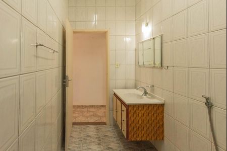 Casa para alugar com 140m², 3 quartos e 2 vagasBanheiro Social