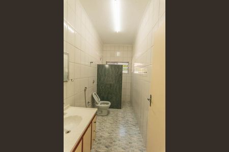 Casa para alugar com 140m², 3 quartos e 2 vagasBanheiro Social