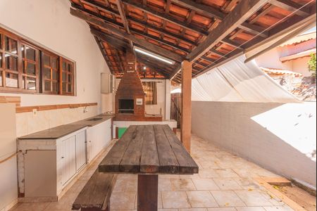 Casa para alugar com 140m², 3 quartos e 2 vagasChurrasqueira