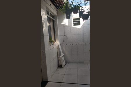 Casa de condomínio à venda com 70m², 2 quartos e 1 vagaBanheiro