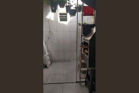 Casa de condomínio à venda com 70m², 2 quartos e 1 vagaÁrea de Serviço
