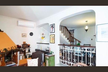 Casa à venda com 3 quartos, 200m² em Jardim Consorcio, São Paulo