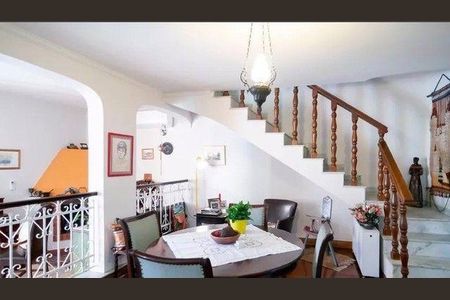 Casa à venda com 3 quartos, 200m² em Jardim Consorcio, São Paulo