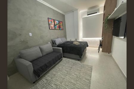 Sala / Quarto de kitnet/studio à venda com 1 quarto, 22m² em Copacabana, Rio de Janeiro
