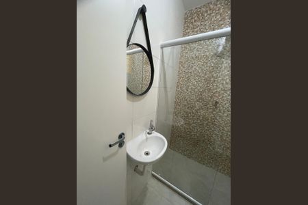 Banheiro de kitnet/studio à venda com 1 quarto, 22m² em Copacabana, Rio de Janeiro