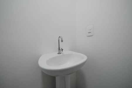 Apartamento para alugar com 38m², 2 quartos e sem vagaBanheiro
