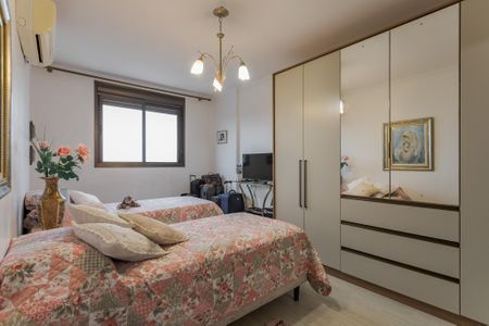 Suíte de apartamento à venda com 2 quartos, 81m² em Cristo Redentor, Porto Alegre