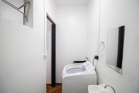 Casa para alugar com 16m², 1 quarto e sem vaga Casa para alugar com 16m², 1 quarto e sem vagaBANHEIRO