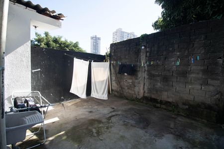 Casa para alugar com 16m², 1 quarto e sem vaga Casa para alugar com 16m², 1 quarto e sem vagaQUINTAL