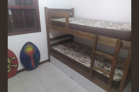 Quarto de casa de condomínio para alugar com 2 quartos, 70m² em Tamoios, Cabo Frio