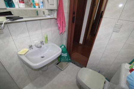 Apartamento à venda com 90m², 3 quartos e 2 vagasQuarto 2 - Banheiro