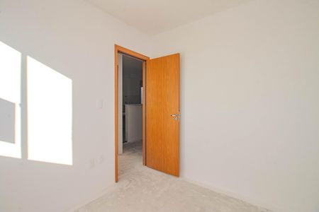 Quarto 2 de apartamento à venda com 2 quartos, 51m² em Rubem Berta, Porto Alegre