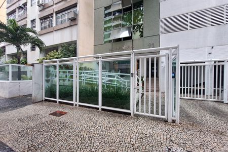 Apartamento à venda com 80m², 2 quartos e 1 vagaFachada
