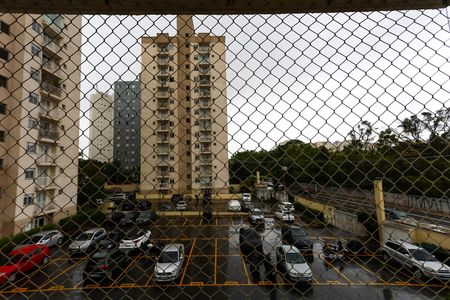 Varanda vista de apartamento à venda com 2 quartos, 52m² em Vila Pirajussara, São Paulo