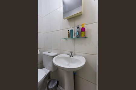 Banheiro de apartamento à venda com 2 quartos, 52m² em Vila Pirajussara, São Paulo