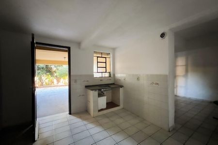 Casa à venda com 167m², 4 quartos e 2 vagas Casa à venda com 167m², 4 quartos e 2 vagasCozinha