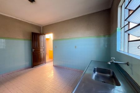 Casa à venda com 167m², 4 quartos e 2 vagas Casa à venda com 167m², 4 quartos e 2 vagasCozinha