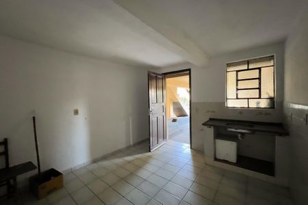 Casa à venda com 167m², 4 quartos e 2 vagas Casa à venda com 167m², 4 quartos e 2 vagasCozinha