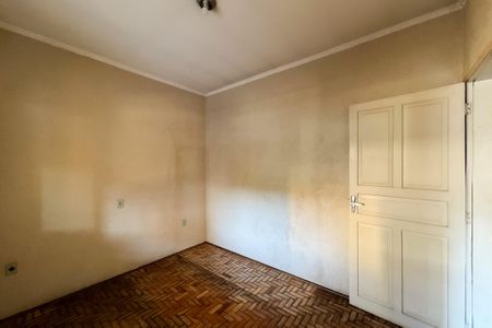 Casa à venda com 167m², 4 quartos e 2 vagas Casa à venda com 167m², 4 quartos e 2 vagasSala