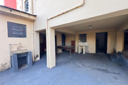 Casa à venda com 167m², 4 quartos e 2 vagas Casa à venda com 167m², 4 quartos e 2 vagasÁrea externa