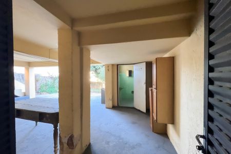 Casa à venda com 167m², 4 quartos e 2 vagas Casa à venda com 167m², 4 quartos e 2 vagasÁrea externa