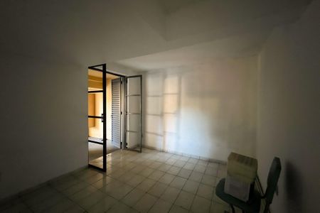 Casa à venda com 167m², 4 quartos e 2 vagas Casa à venda com 167m², 4 quartos e 2 vagasCozinha