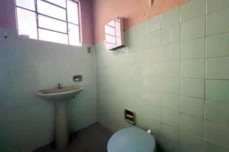 Casa à venda com 167m², 4 quartos e 2 vagas Casa à venda com 167m², 4 quartos e 2 vagasBanheiro