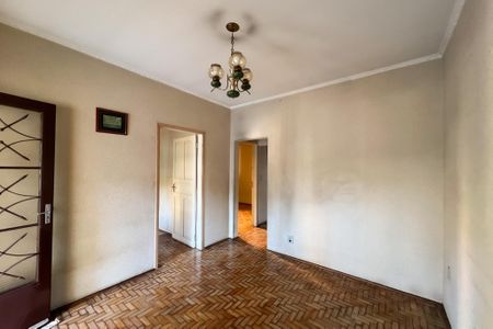 Casa à venda com 167m², 4 quartos e 2 vagas Casa à venda com 167m², 4 quartos e 2 vagasSala
