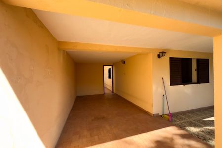 Casa à venda com 167m², 4 quartos e 2 vagas Casa à venda com 167m², 4 quartos e 2 vagasÁrea externa