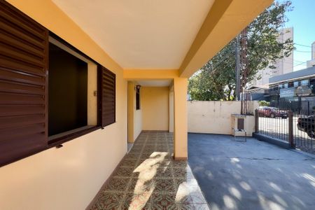 Casa à venda com 167m², 4 quartos e 2 vagas Casa à venda com 167m², 4 quartos e 2 vagasÁrea externa