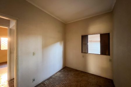Casa à venda com 167m², 4 quartos e 2 vagas Casa à venda com 167m², 4 quartos e 2 vagasQuarto 2