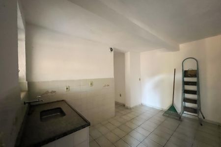 Casa à venda com 167m², 4 quartos e 2 vagas Casa à venda com 167m², 4 quartos e 2 vagasCozinha
