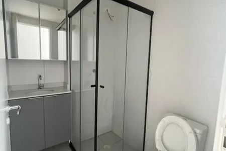Banheiro de apartamento para alugar com 2 quartos, 45m² em Água Branca, São Paulo