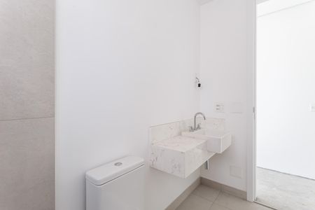 Apartamento à venda com 335m², 4 quartos e 4 vagas Apartamento à venda com 335m², 4 quartos e 4 vagasBanheiro da Suíte 1