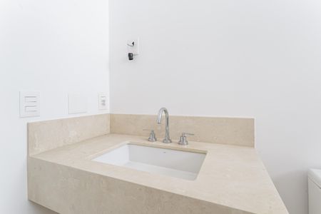 Apartamento à venda com 335m², 4 quartos e 4 vagas Apartamento à venda com 335m², 4 quartos e 4 vagasBanheiro da Suíte 4