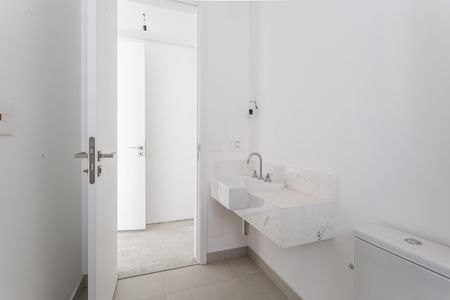 Banheiro da Suíte 3 de apartamento à venda com 4 quartos, 335m² em Itaim Bibi, São Paulo