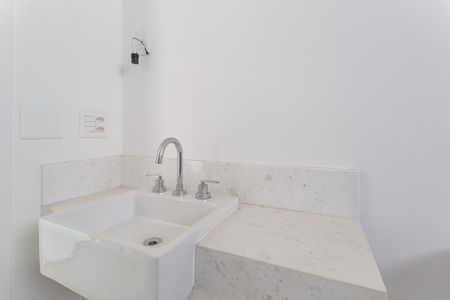 Apartamento à venda com 335m², 4 quartos e 4 vagas Apartamento à venda com 335m², 4 quartos e 4 vagasBanheiro da Suíte 3