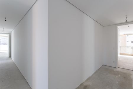 Apartamento à venda com 335m², 4 quartos e 4 vagas Apartamento à venda com 335m², 4 quartos e 4 vagasCorredor