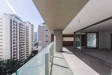 Apartamento à venda com 335m², 4 quartos e 4 vagas Apartamento à venda com 335m², 4 quartos e 4 vagasVaranda da Sala