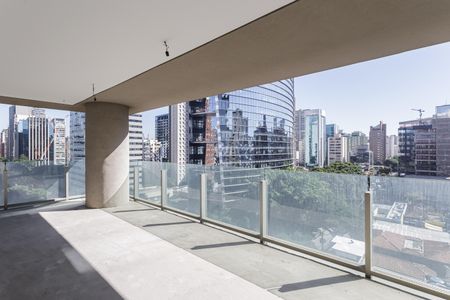 Apartamento à venda com 335m², 4 quartos e 4 vagas Apartamento à venda com 335m², 4 quartos e 4 vagasVaranda da Sala