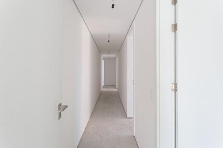 Apartamento à venda com 335m², 4 quartos e 4 vagas Apartamento à venda com 335m², 4 quartos e 4 vagasCorredor