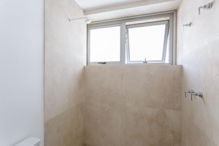 Apartamento à venda com 335m², 4 quartos e 4 vagas Apartamento à venda com 335m², 4 quartos e 4 vagasBanheiro da Suíte 4