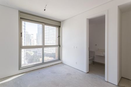 Apartamento à venda com 335m², 4 quartos e 4 vagas Apartamento à venda com 335m², 4 quartos e 4 vagasSuíte 2