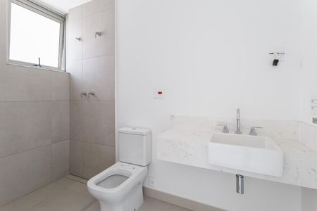Apartamento à venda com 335m², 4 quartos e 4 vagas Apartamento à venda com 335m², 4 quartos e 4 vagasBanheiro da Suíte 2