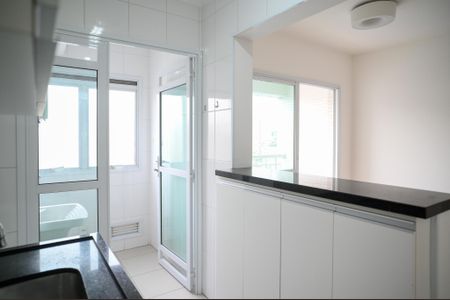 Cozinha de apartamento à venda com 2 quartos, 53m² em Vila Gumercindo, São Paulo