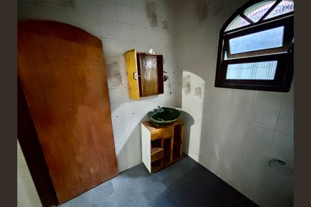 Casa para alugar com 120m², 3 quartos e 1 vaga Casa para alugar com 120m², 3 quartos e 1 vagaBanheiro