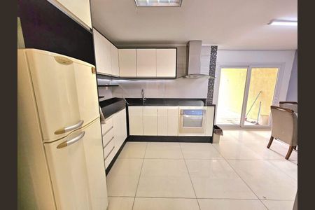 Cozinha de casa para alugar com 3 quartos, 92m² em Centro, Gravataí