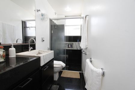 Apartamento à venda com 107m², 3 quartos e 2 vagasBanheiro da Suíte