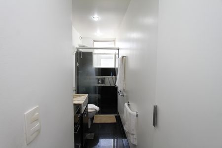 Apartamento à venda com 107m², 3 quartos e 2 vagasBanheiro da Suíte